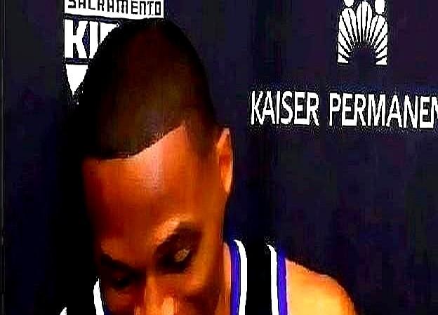 威少在国王现在挺憋屈的。场均12分6板6助的能力，出场时间却被压到18分钟——不