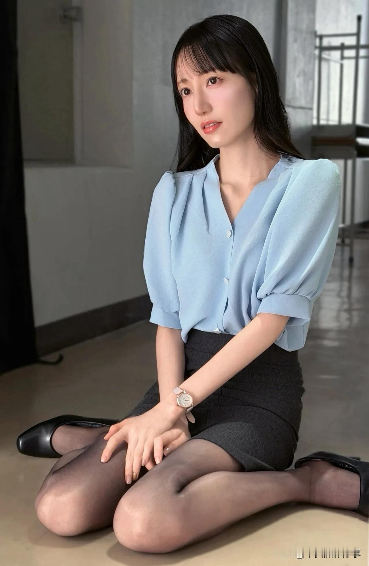 优雅气质，蓝白相间，时尚穿搭，魅力无限！粉白色系穿搭 粉白配色穿搭 轻盈的蓝白穿