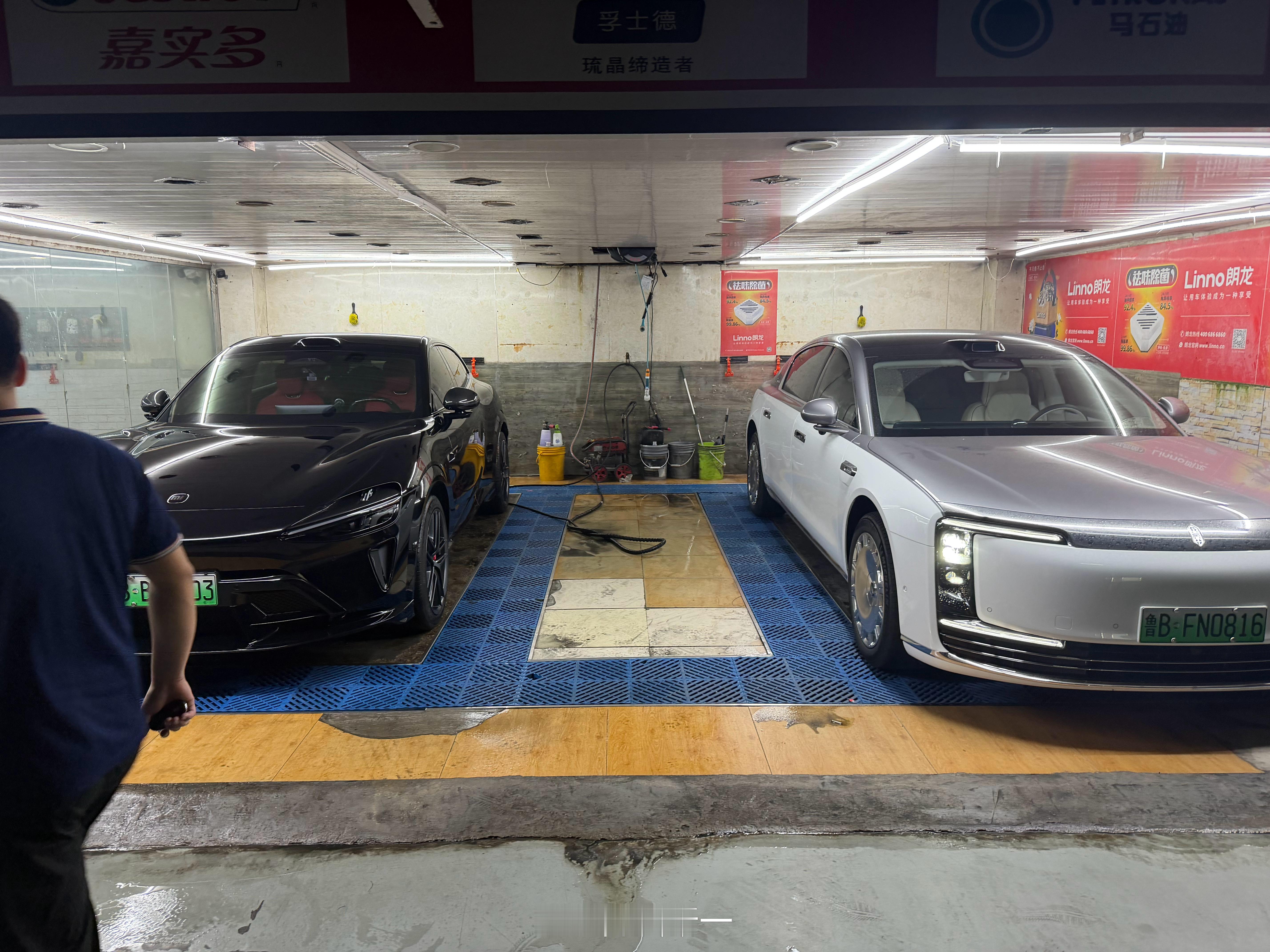 感觉现在洗车店生意不大好做啊，我司楼下有个洗车店，充会员60元一次，洗得特别干净