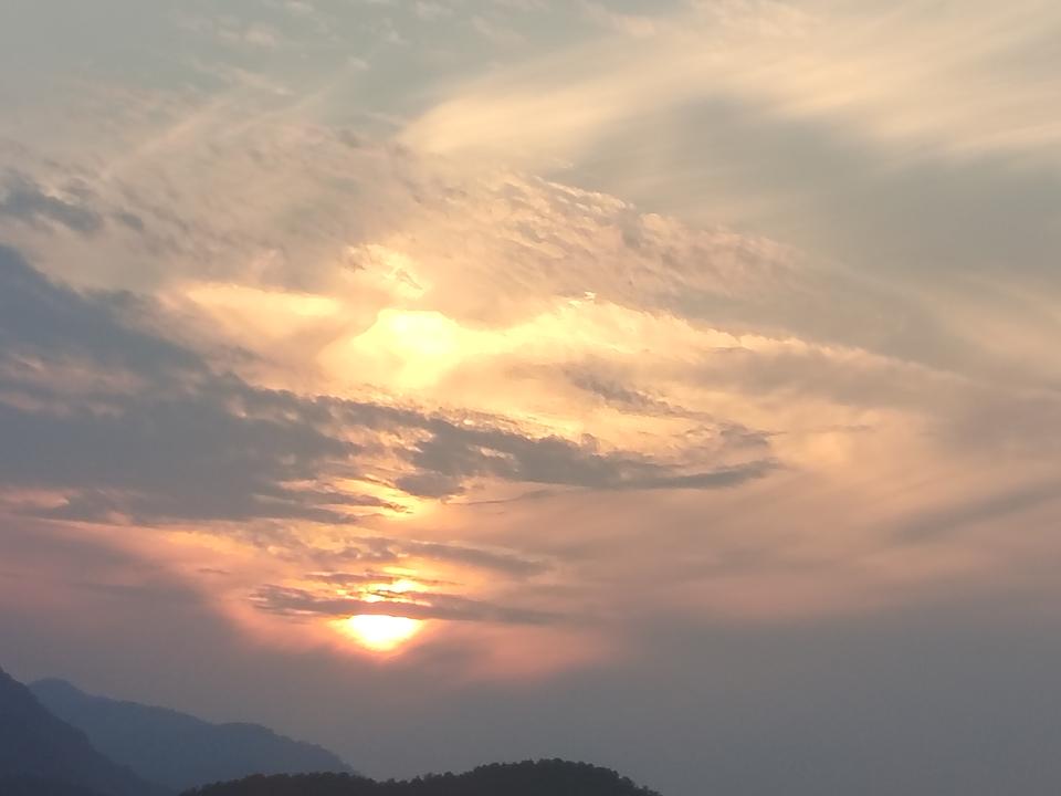 “大”字加一笔，我最先想到的就是“天”。天这个字，感觉特别大气。在咱们的文化里，