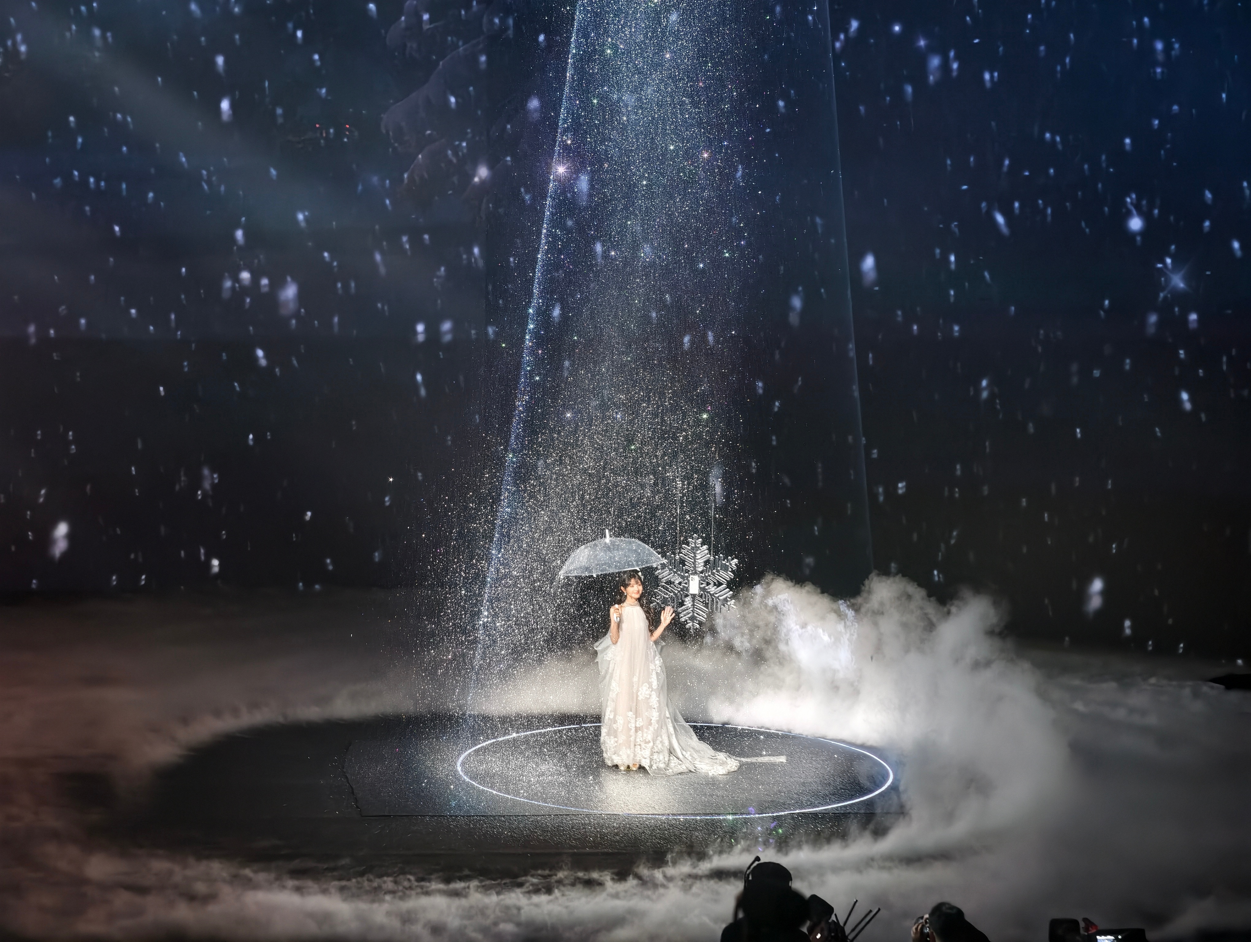 田曦薇认领薇我S50vivo会玩！“薇我S50”这谐音梗直接把vivo S50和