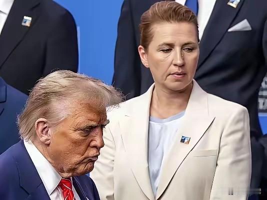 一个国家能蠢到什么程度？看看丹麦就知道了。手握世界级宝地，却把自己活成大国博弈里