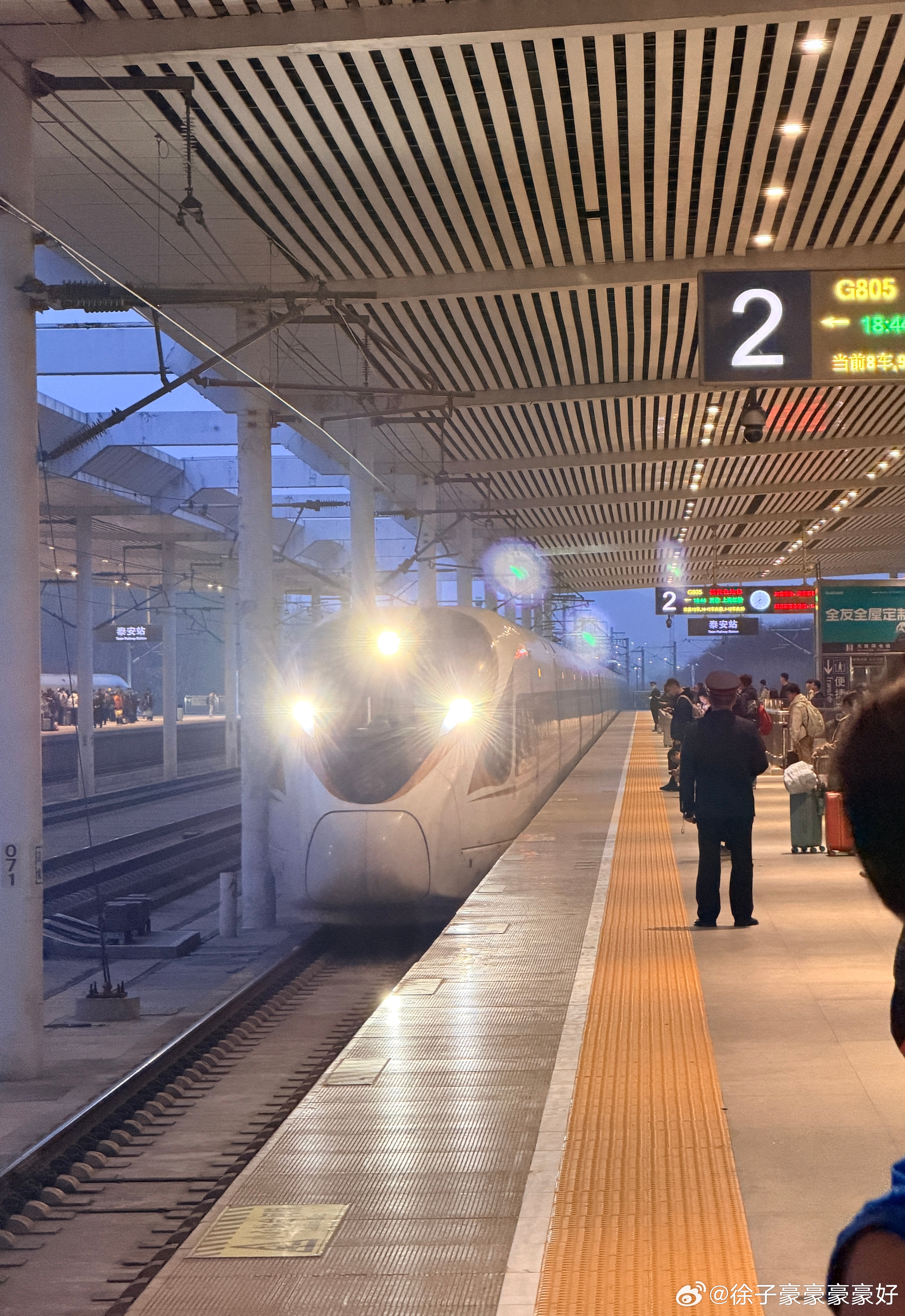 今天去苏州GT Show，路过山东高铁下来打两个小时再继续出发，通透极了！ 