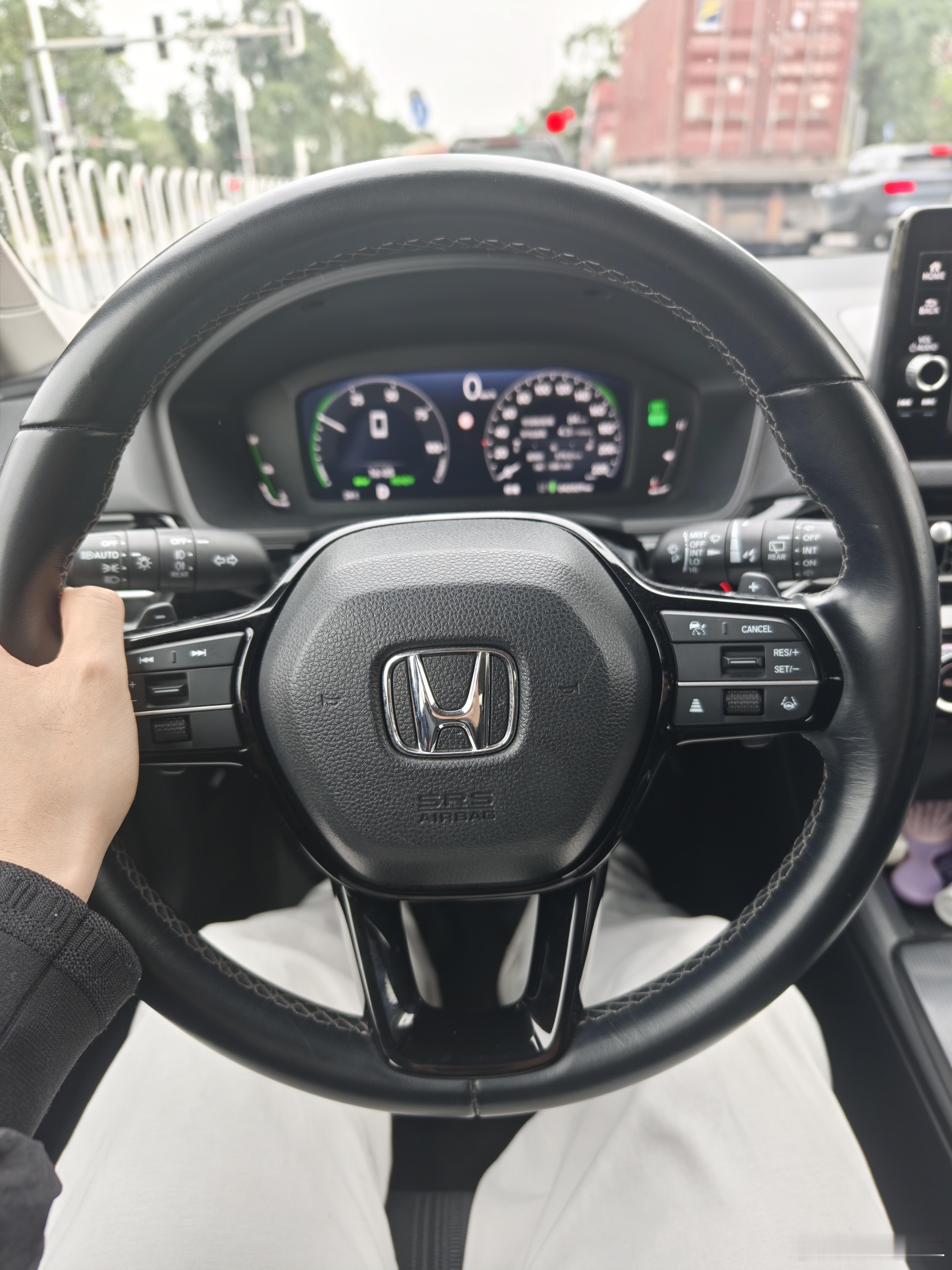 索赔成功，加点油就不卡了，顺便把底盘那个掉下来的棉也索赔了（好像是通病来着）。我