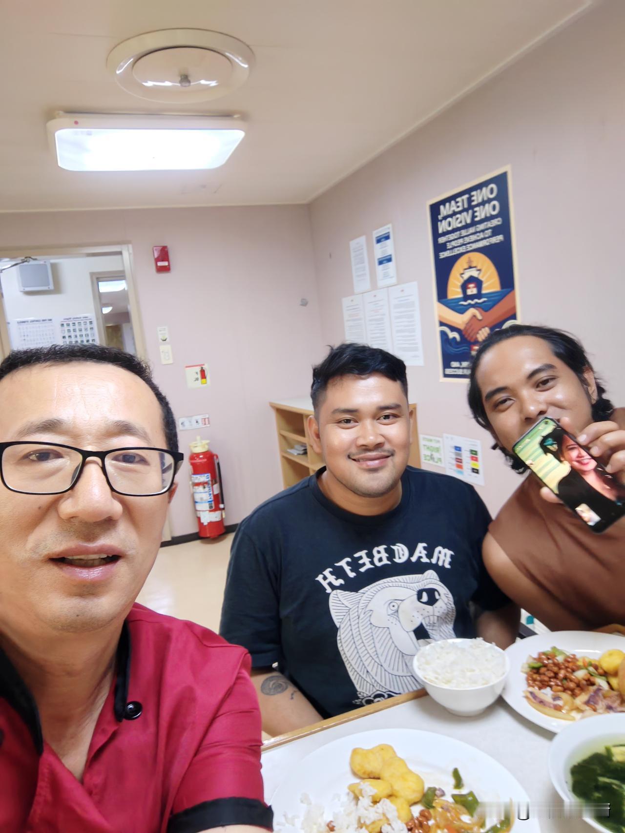 我们船8号就要到达日本的东京湾了，这次靠港公司海务也会上船内审，为了给公司领导留