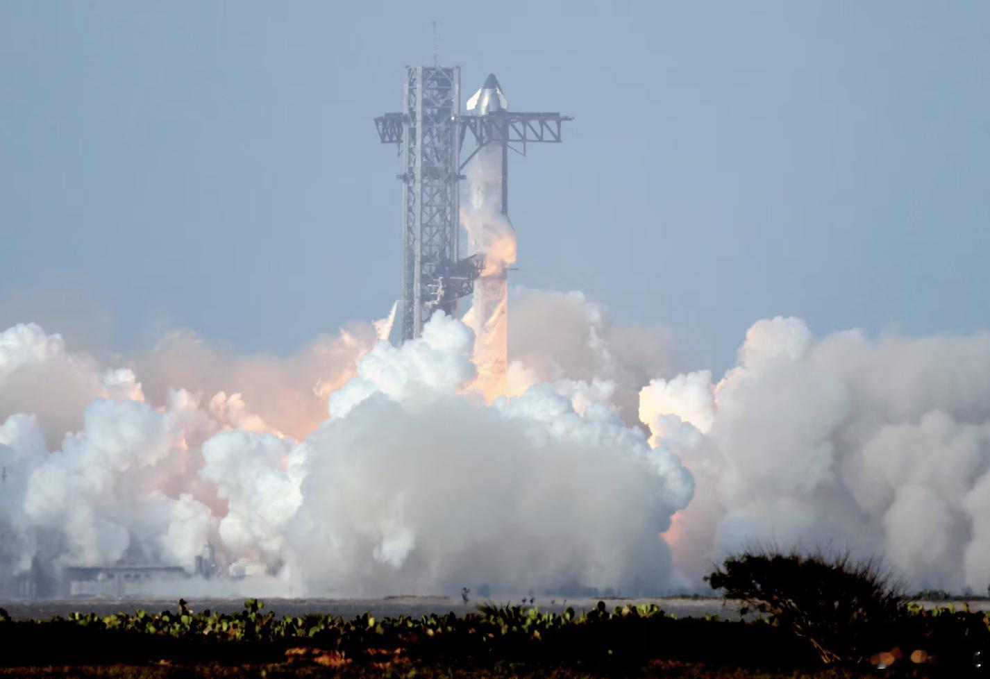 马斯克星舰第九次试飞 解体坠落马斯克的SpaceX今早（美国当地时间5月27日1