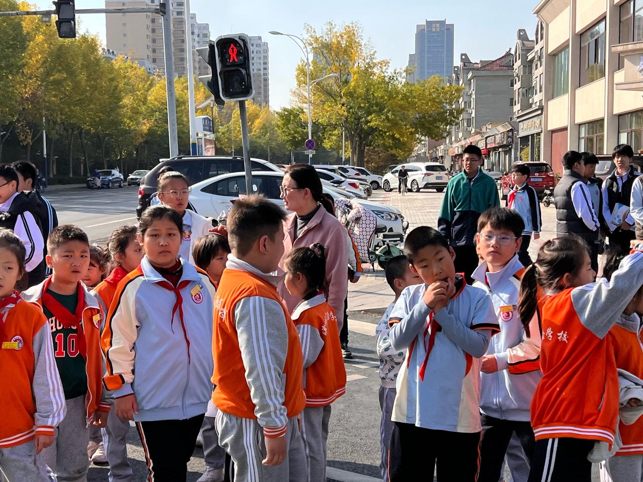 于海青：为何说山东滨州校服很醒目很好看？滨州是鲁北的一座城市， 地理位置很好，曾