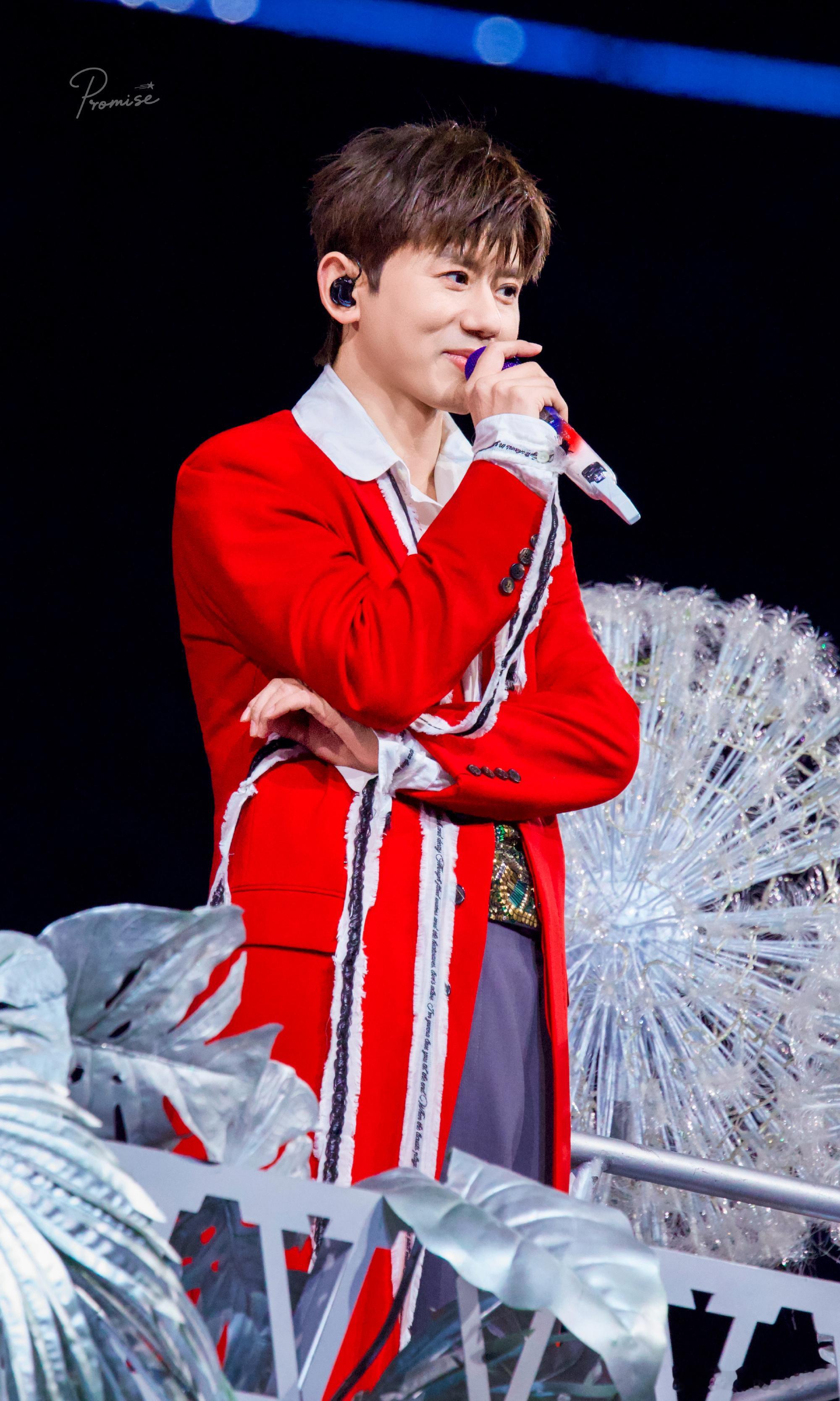 穆祉丞 我爱杰哥 演唱会显眼包非穆祉丞莫属！全程嗨到不行，还当众喊出我爱杰哥，追