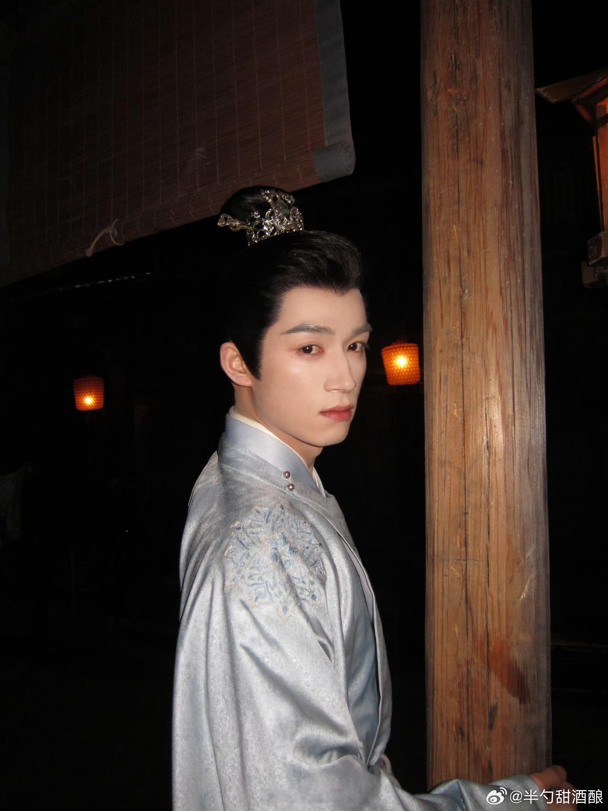 王星越  wxy王星越萧怀瑾wxy王星越周京泽 大家晚安～新年快乐呀～希望事事顺