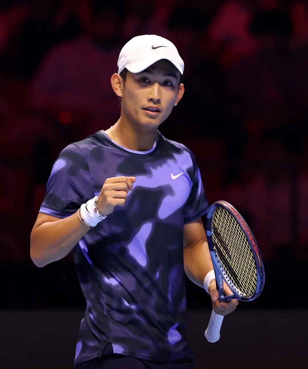 澳网2026 小商首盘6比4阿古特，打出了个人的技术特点，依靠盘初的破发优势，然