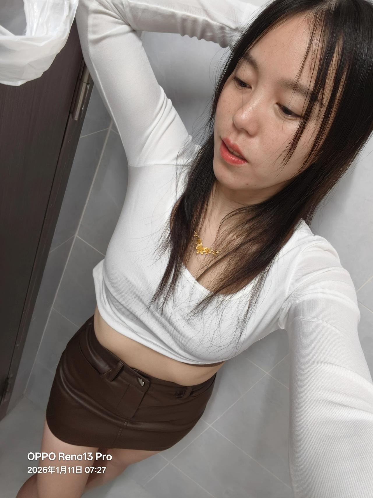 那些咬牙坚持的时光，那些独自扛过的难，终会变成照亮前路的光