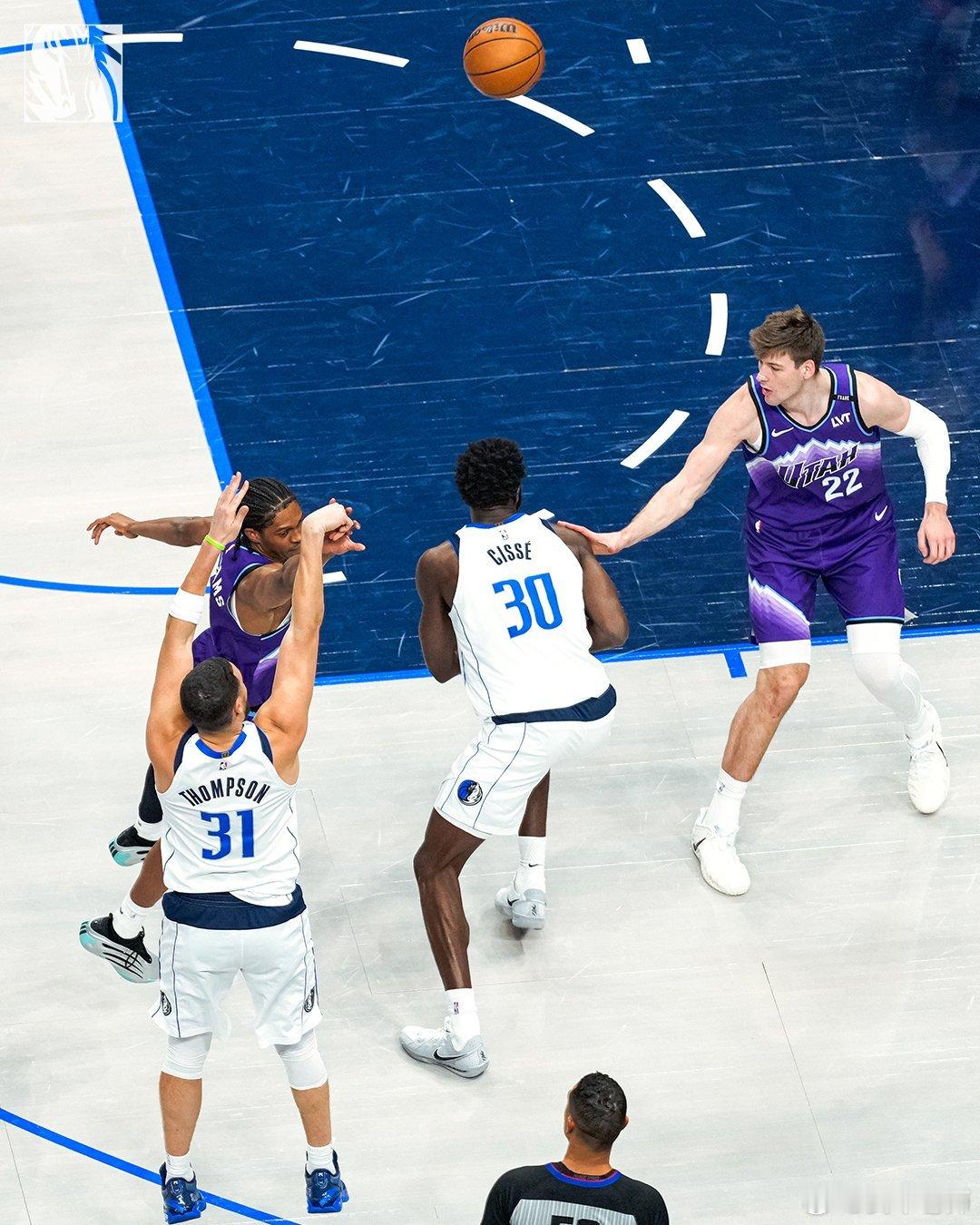 MFFL 今天汤普森得到23分3助攻2盖帽，投篮12投7中，三分11投6中，罚球