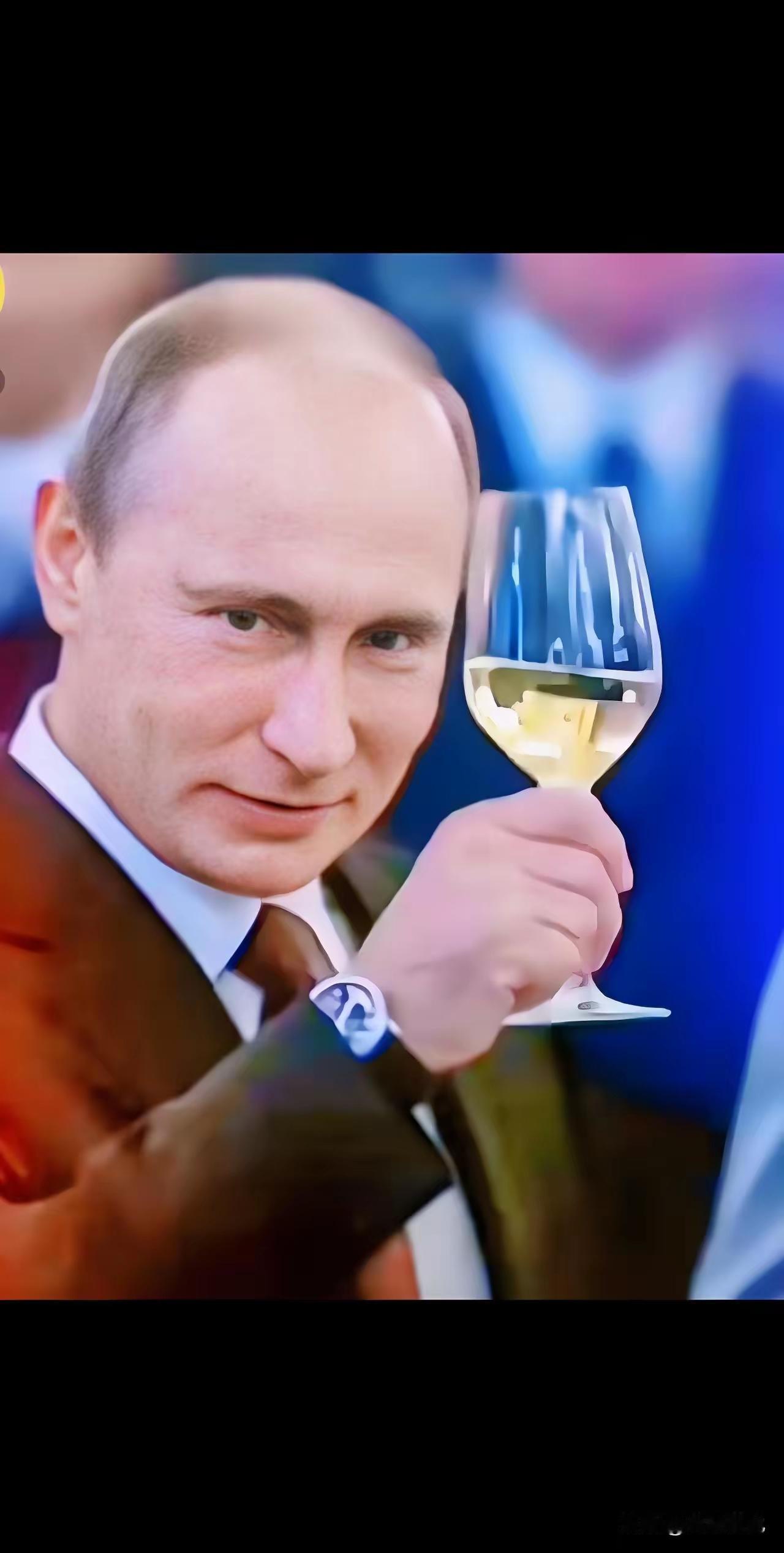 12月5日，俄罗斯总统普京抵达印度进行国事访问，访前接受专访时直接戳破美国的遮羞