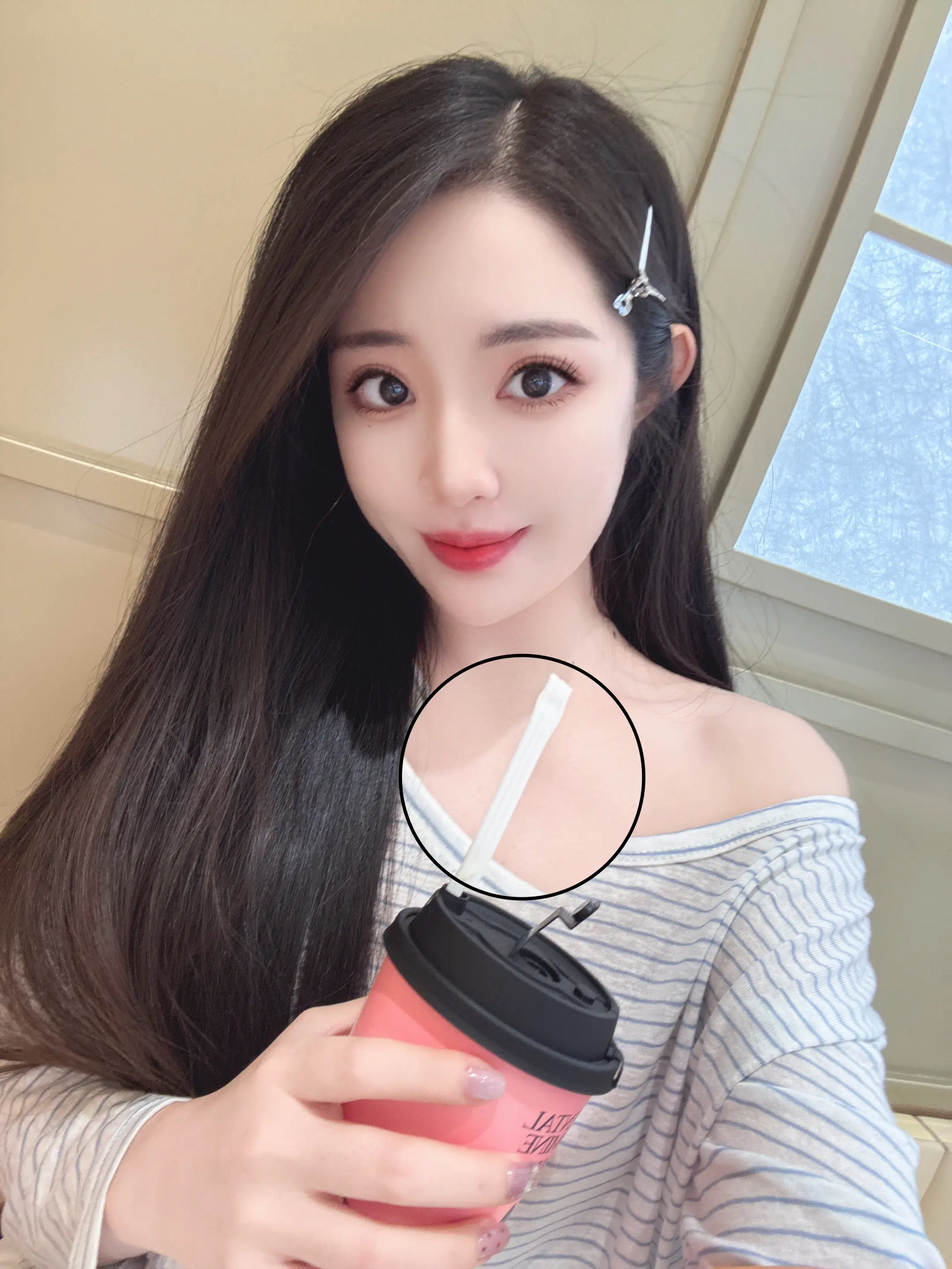 为什么爱咬吸管呢？哈哈哈
