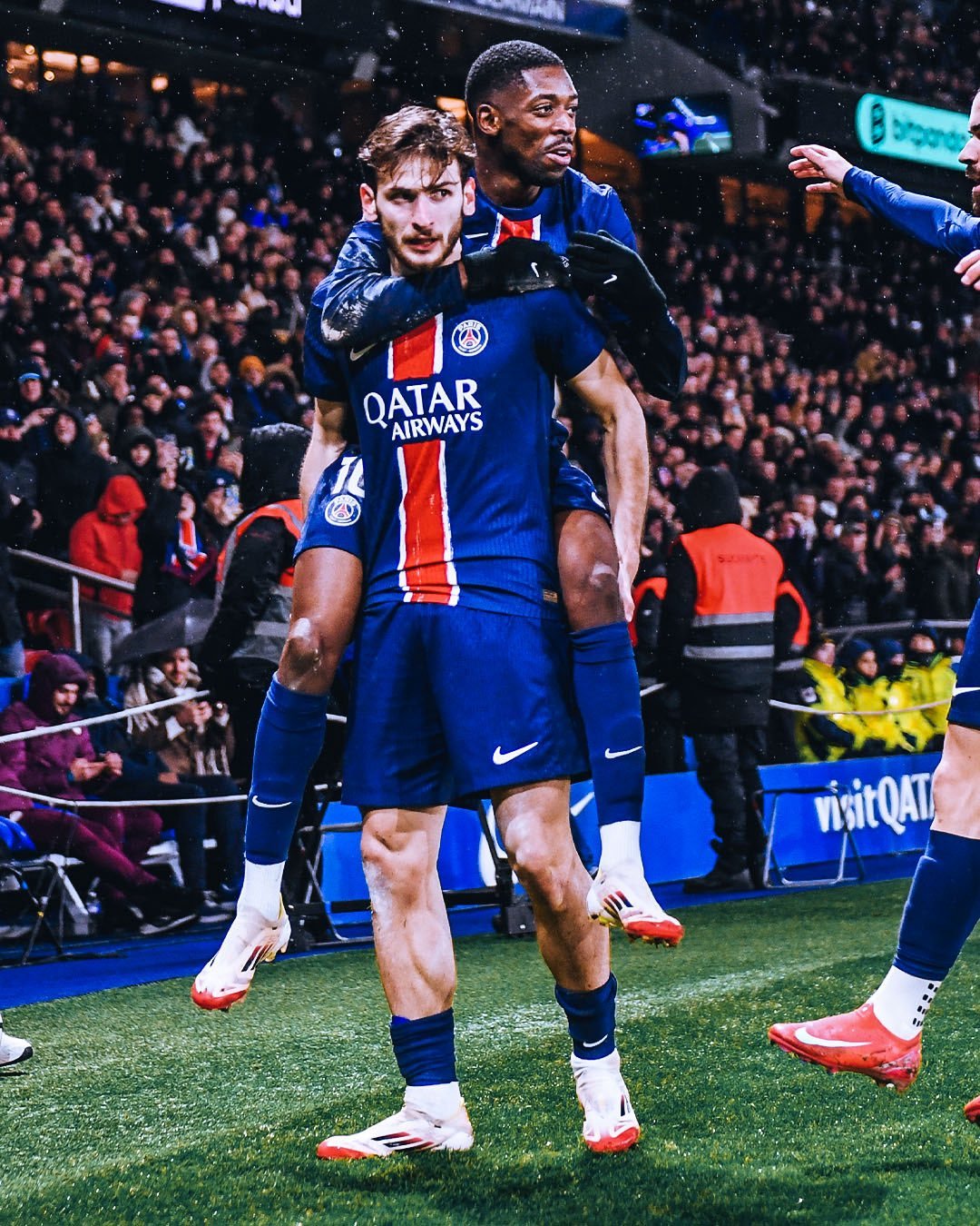 法国球迷俱乐部  我们不可阻挡 对吗巴黎圣日耳曼