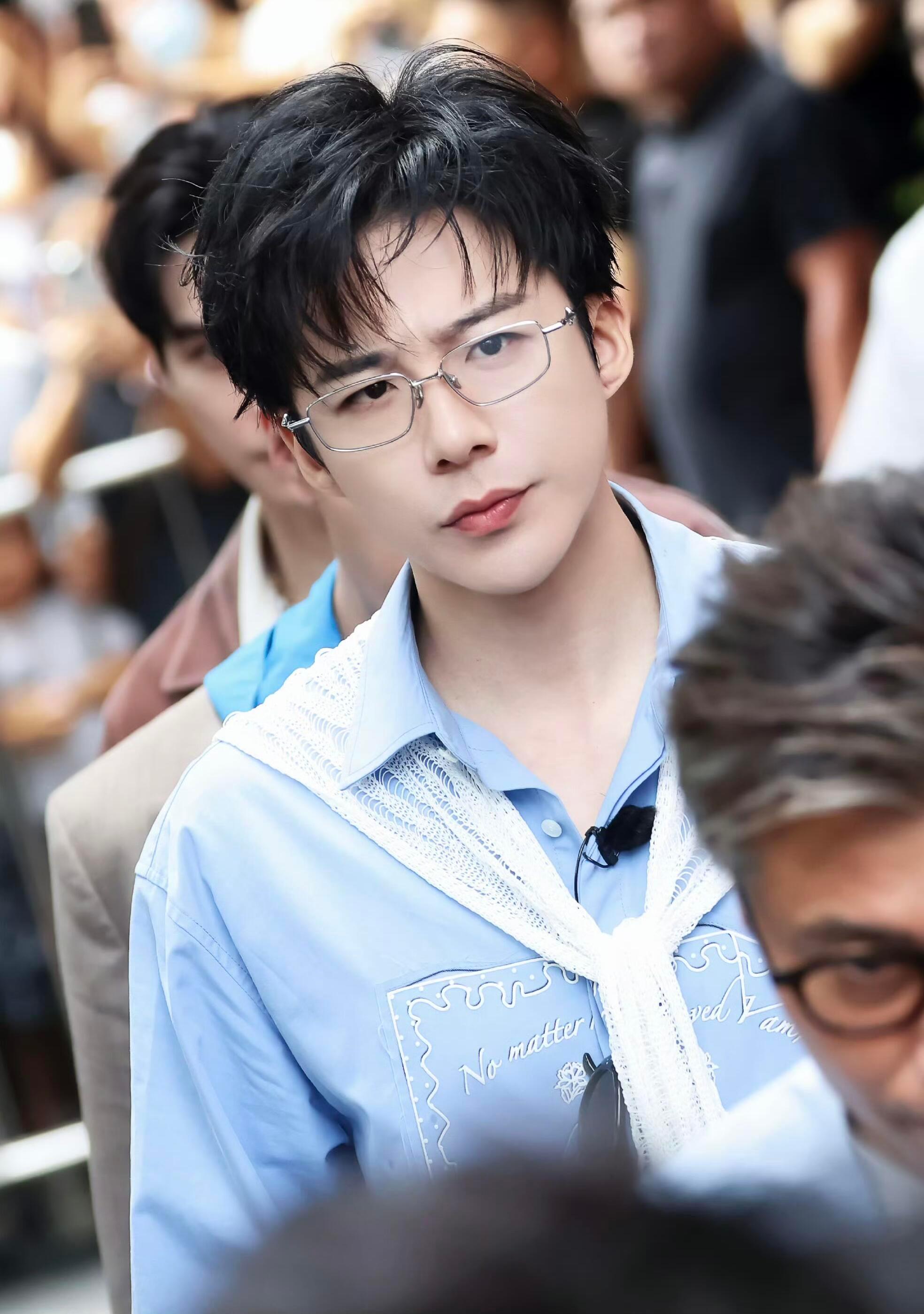 我该用什么词语才够资格形容刘宇宁这盛世美颜？刘宇宁被粉丝老公喊话  | 刘宇宁