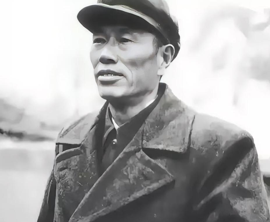 对越反击时，军委让邓华指挥，邓华拒绝道：我不合适，有两个原因。对越自卫反击战动员