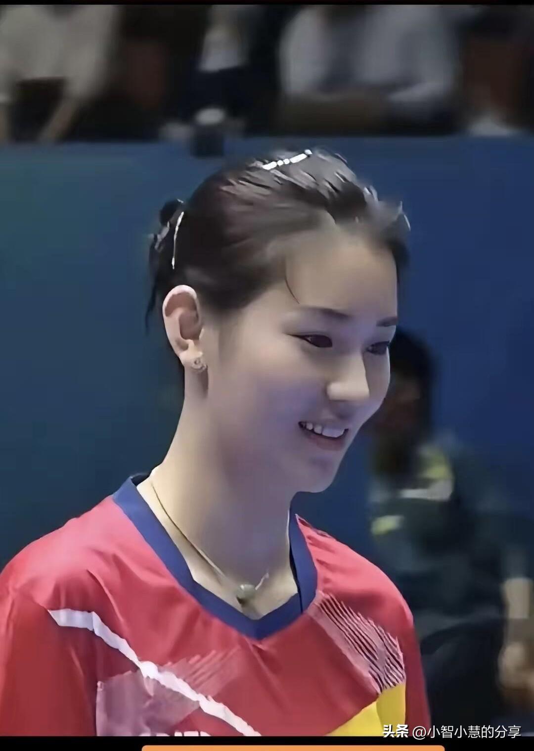 乒乓球女运动员里的第一美女，她长相端庄，如此美丽，盛世美颜，少女感十足，让人越看