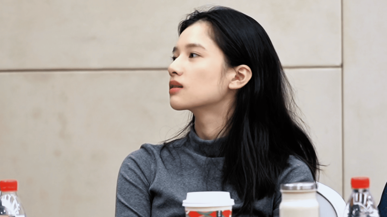 怎么有人剧本围读也美成这样。。 