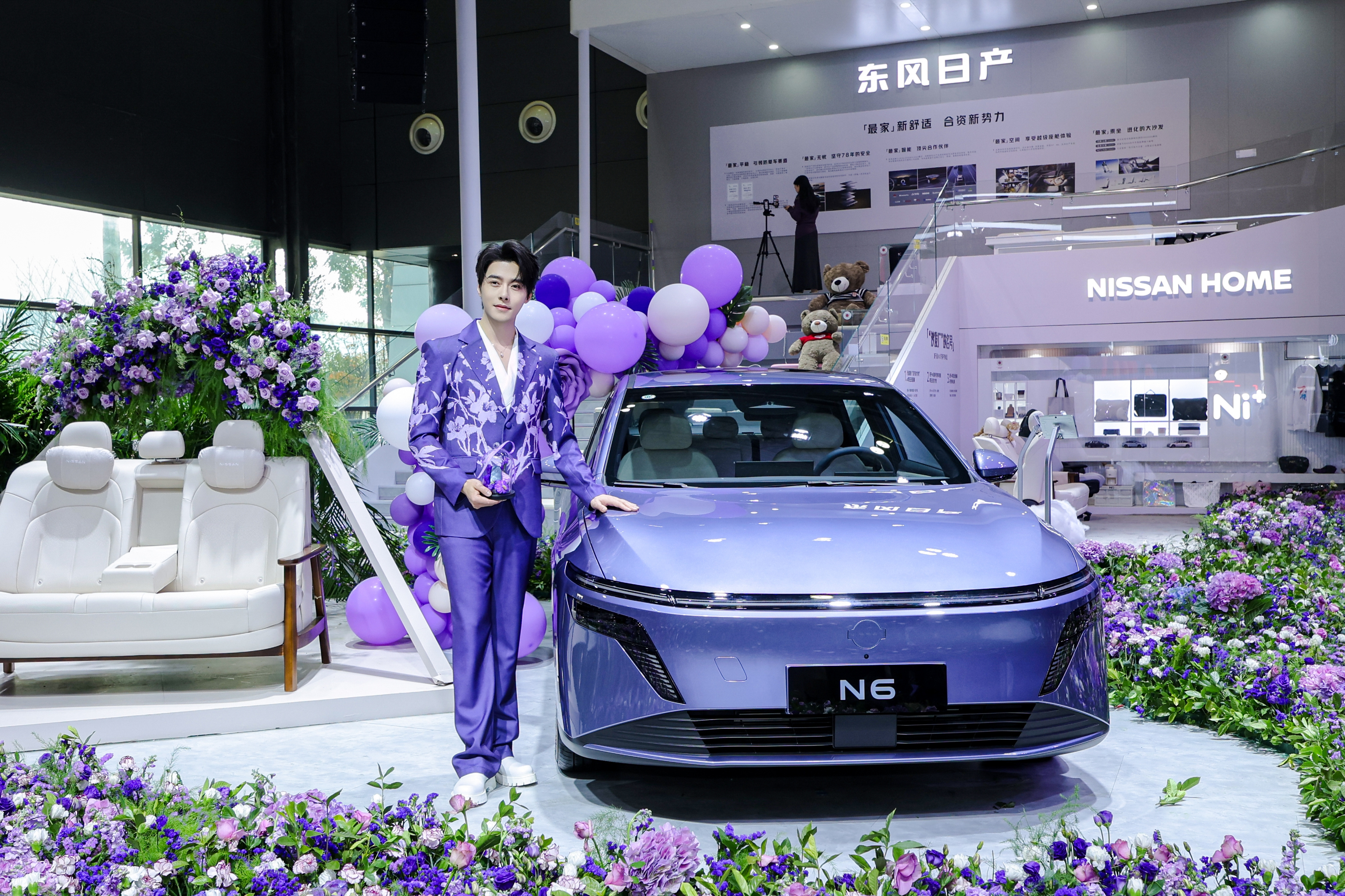 方逸伦N6一见倾心东风日产N6上市10天大定破万 方逸伦也来东风日产N6 的首批