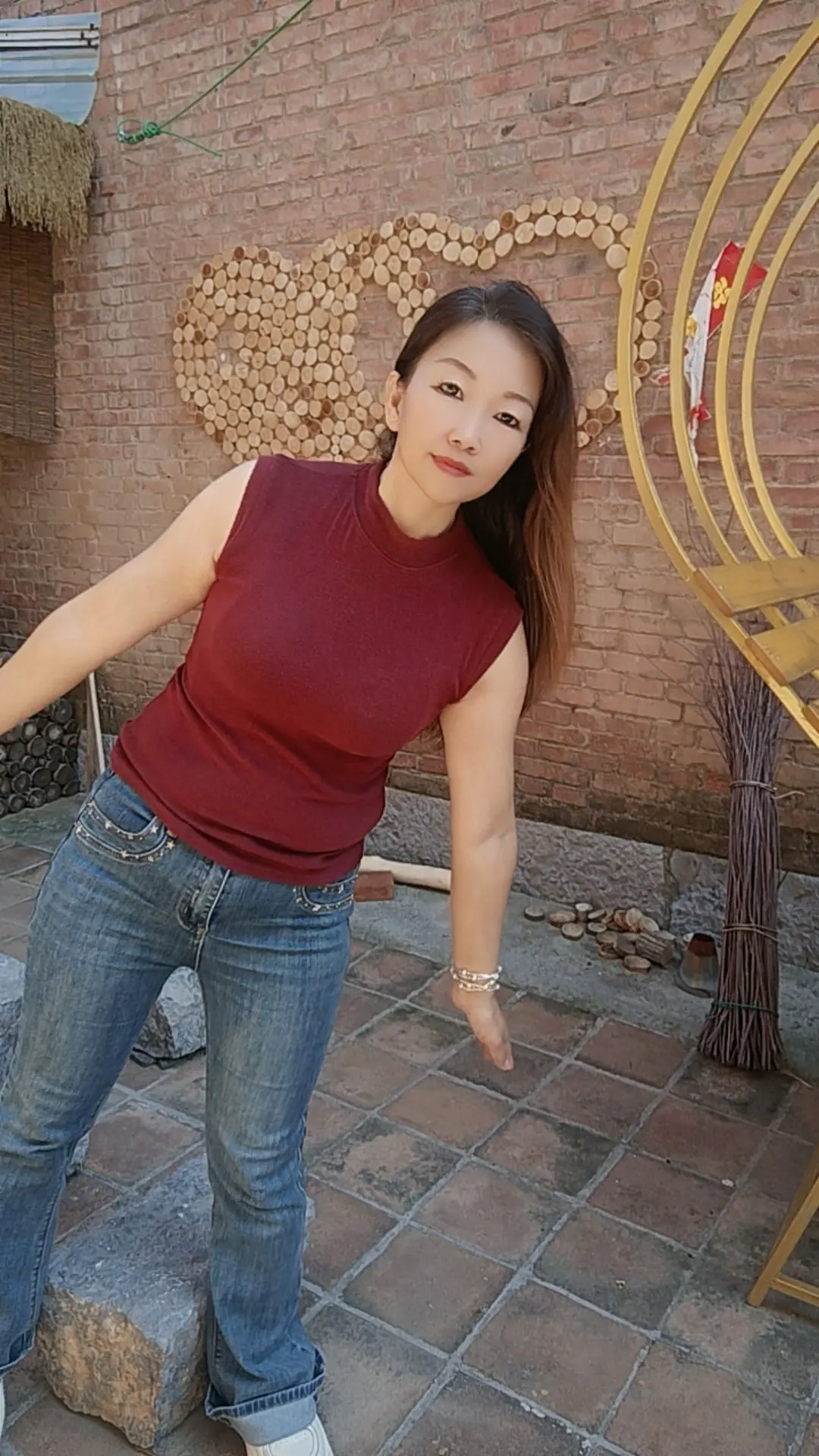 任何关系都是相互的，你待我如何，我便待你如何，我对你的态度取决于你对我...
