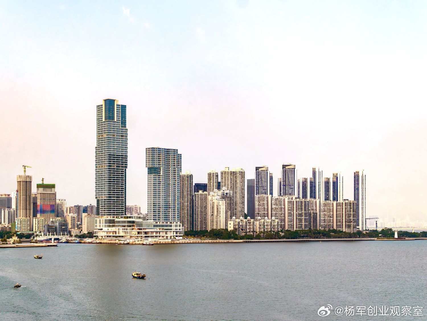 投资最核心的评判标准只有一个：ROIC（投入资本回报率）。为什么说 ROIC 是