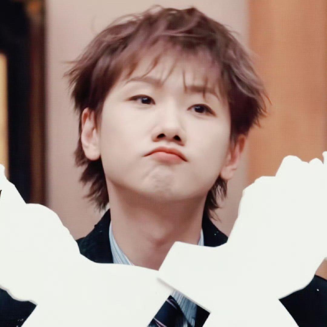 汪苏泷妹妹头家人们谁懂啊!汪苏泷这妹妹头造型可爱到犯规😍!音乐能填饱肚子，这可