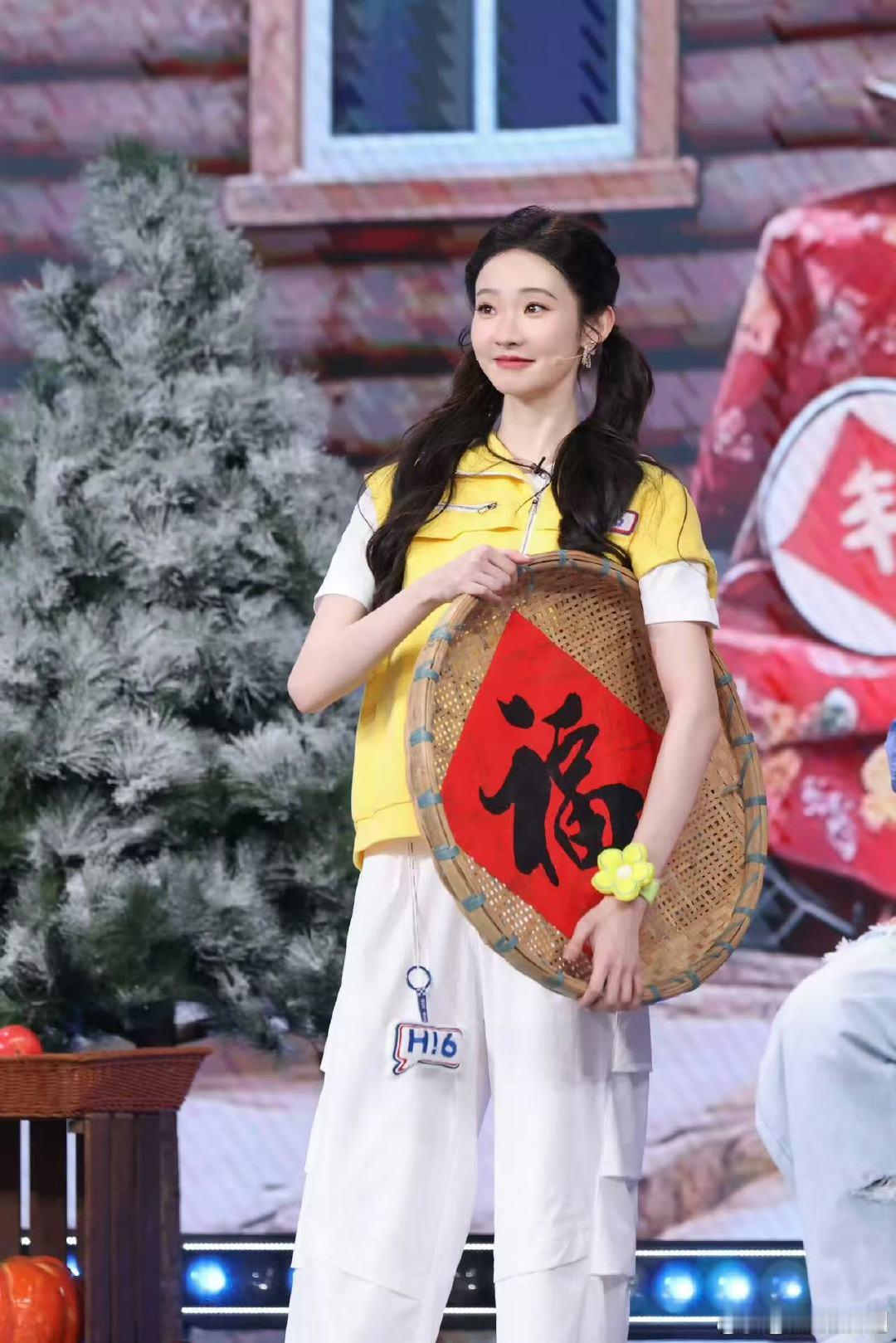 张艺凡杨迪cha了怪奇物语舞蹈 张艺凡在可爱和抽象之间反复横跳杨迪张艺凡即兴 c