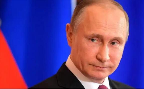 俄罗斯向中国发出了最高级别的“生存预警”！普京用两年被西方“扒皮抽筋”的惨痛代价