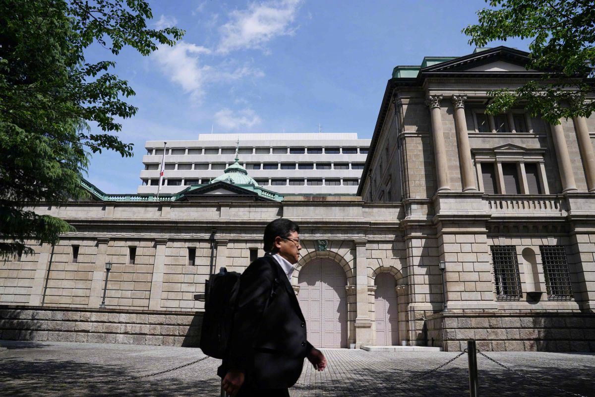 【#日本在全球净债权国排名跌至第三#】根共同社5月26日报道，日本财务省26日表