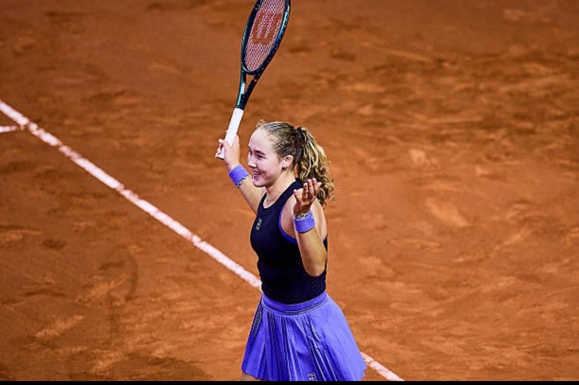 网球talking大会 安德烈耶娃7-6(3) 6-3 击败帕克斯晋级斯图加特站