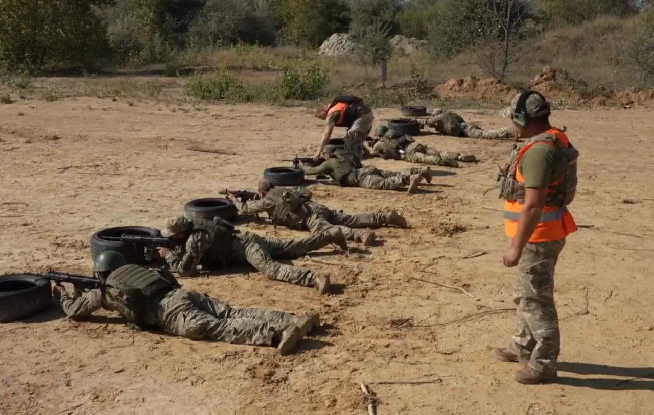 烽火问鼎计划幂谈天下 全球火力网站评估乌克兰武装力量的强弱乌克兰在全球火力网站“