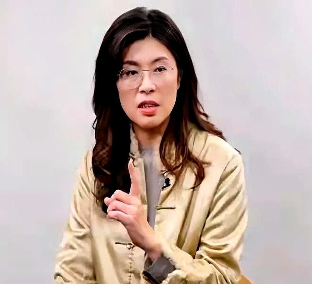 一语暴露真实立场！国民党高层的谎言藏不住了

看完唐湘龙对郑丽文的专访，真的让人
