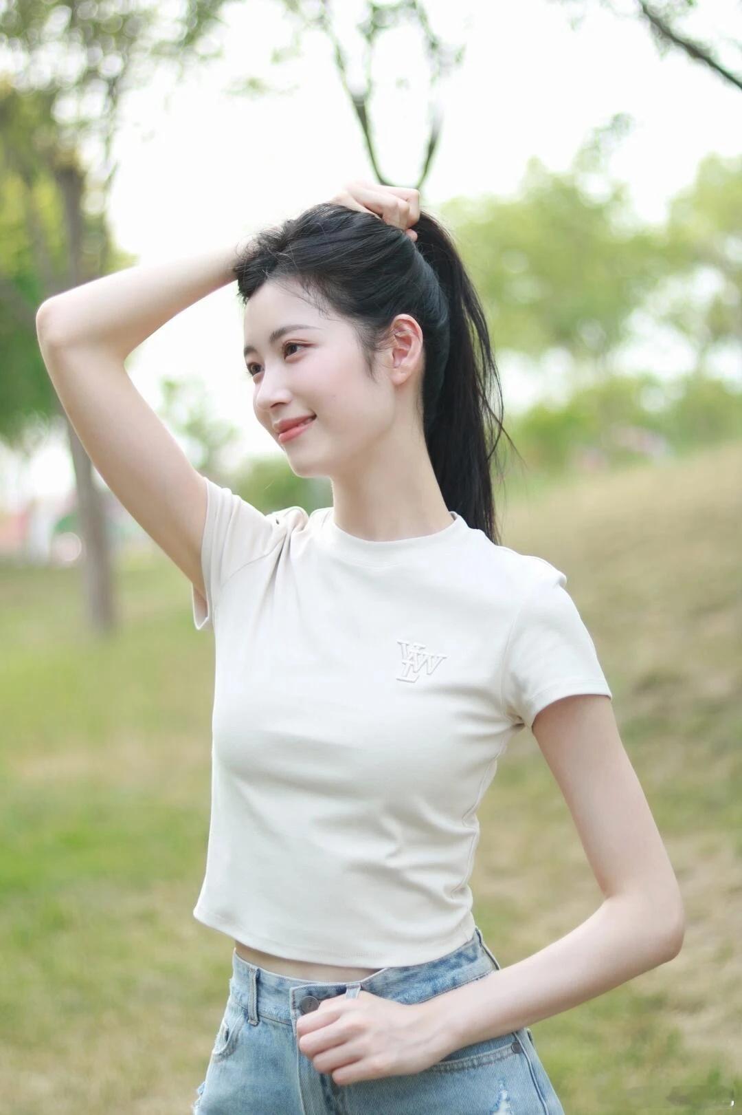 小姐姐时尚穿搭气质穿搭