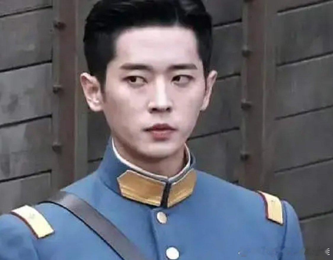 玉簟秋诚不欺我玉簟秋大家都在发精修图，我来甩个生图玩玩，这剧还没播就要熄火的感觉