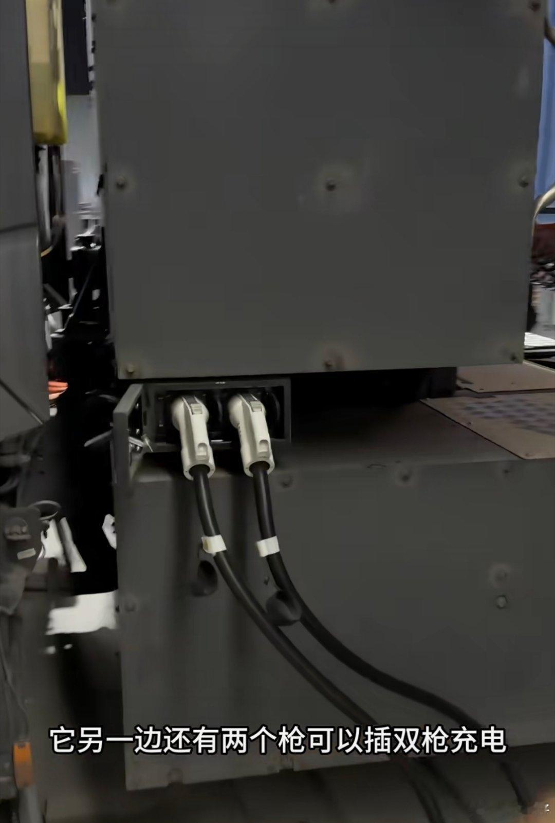 迪子Q3这重卡也能也能双枪充电，按顶配637度电池容量，300kw的峰值充电功率