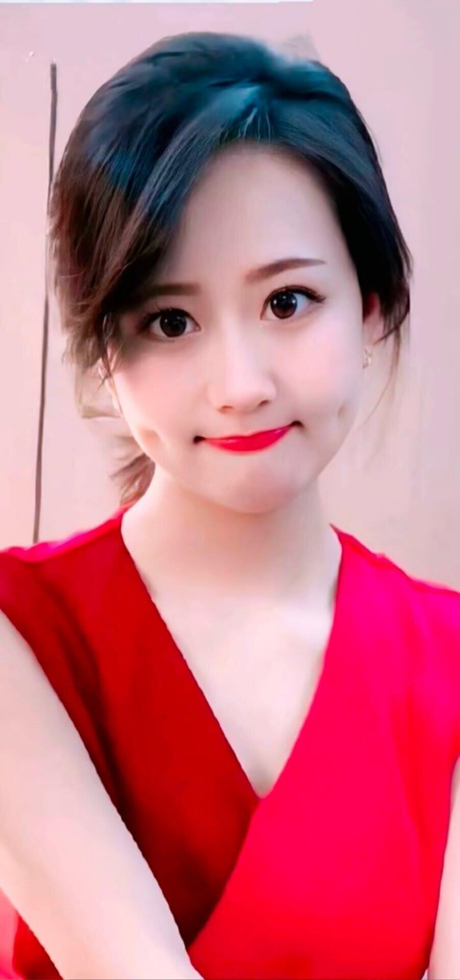 元气满满的一天，从自信的笑容开始！😊💕