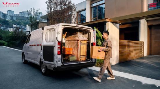 2026款五菱扬光加码上市 今天26款五菱扬光 正式上市。在新能源轻客这个领域已