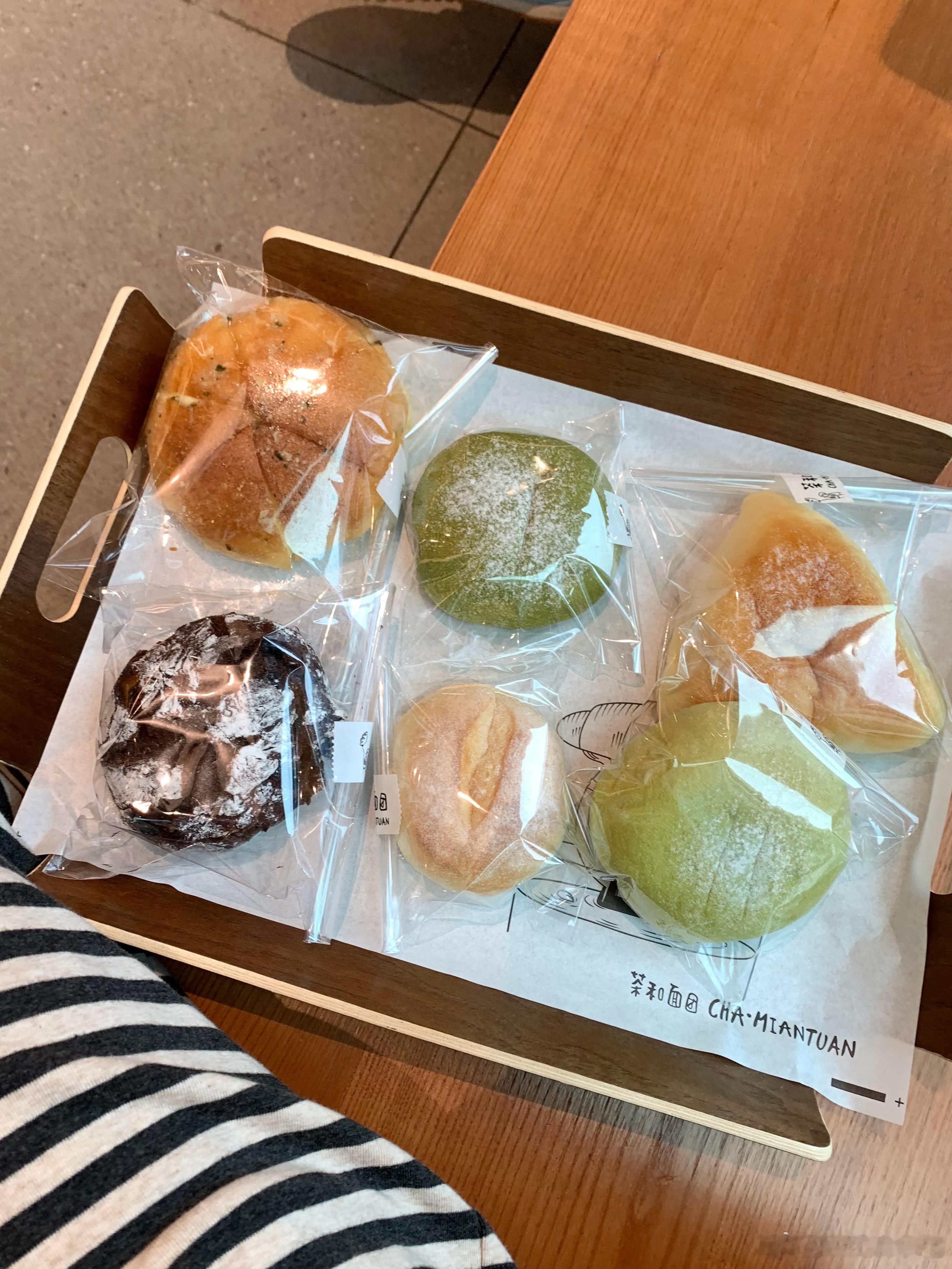每次离开贵阳，都要带它们回家！p1：茶和面团的面包p2：小栗叔酥饼 