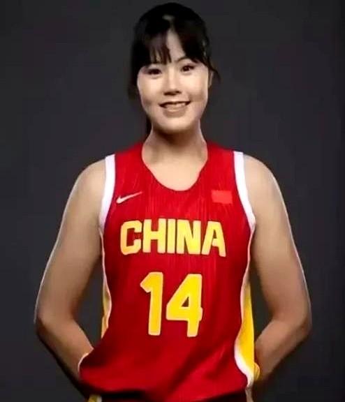 李月汝宁可留在国外WNBA俱乐部无球可打，也不愿意回国打亚洲杯。

可以预见，李