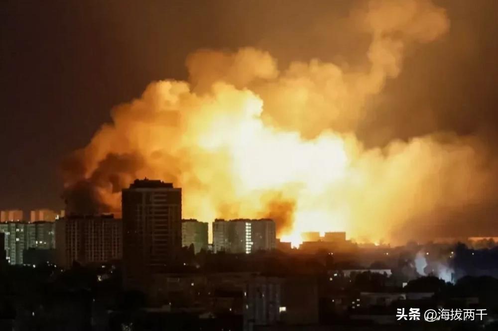 英国《卫报》披露，一枚俄罗斯弹道导弹上周摧毁了位于乌克兰基辅的一座无人机工厂，该