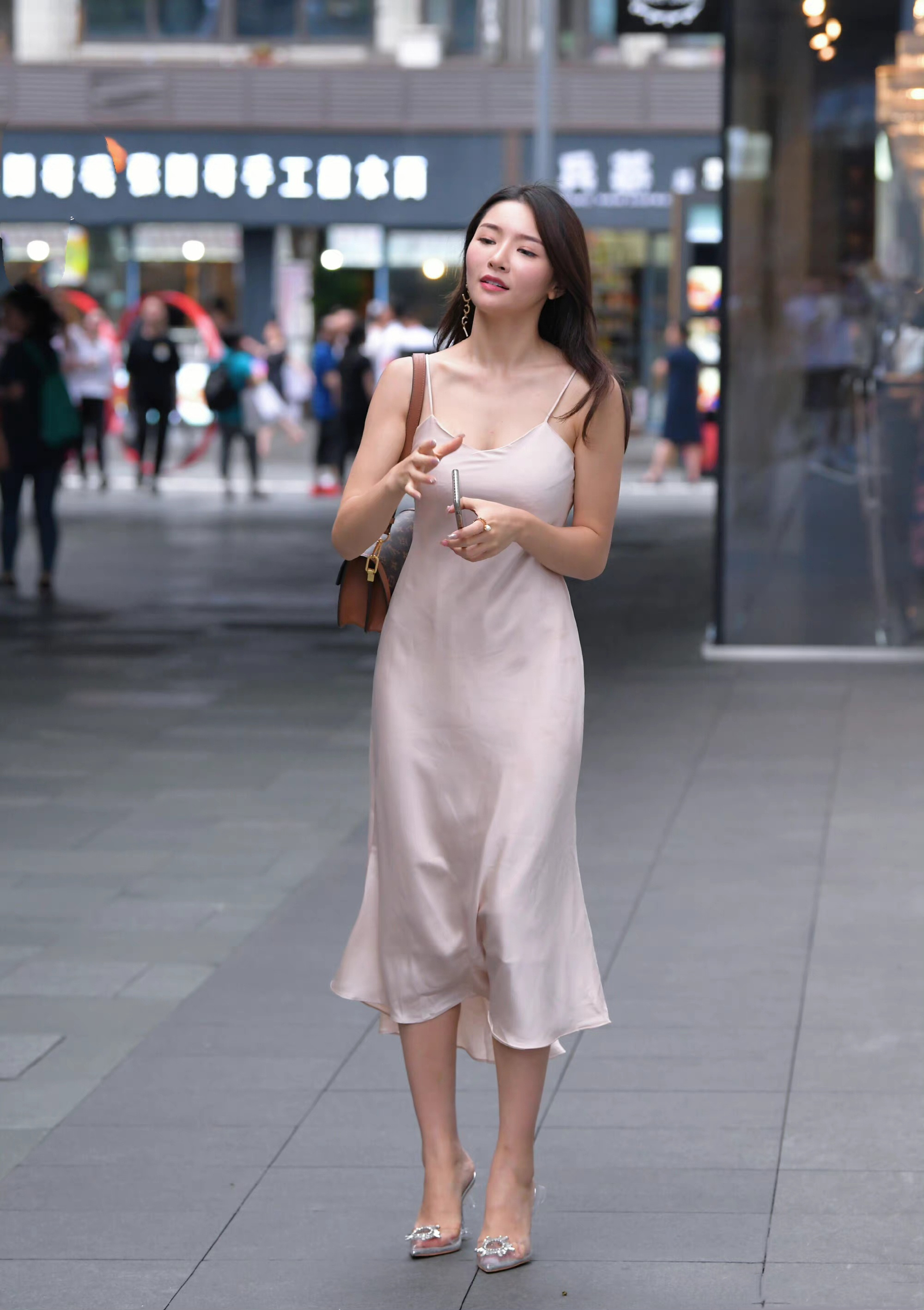 跟我在家穿的睡衣一样 ​​​