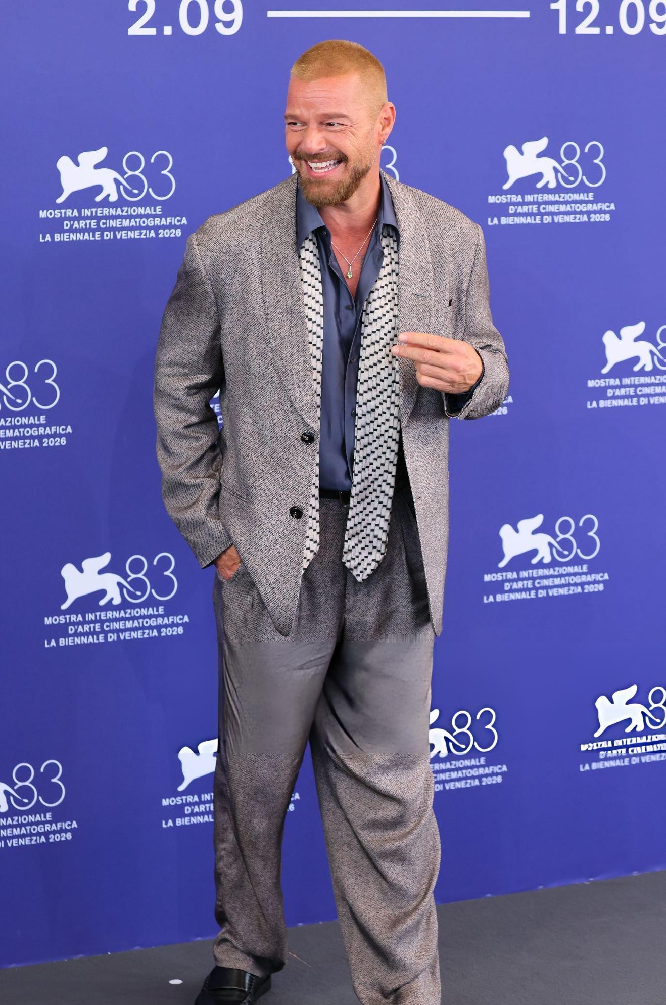 马丁叔 瑞奇·马丁Ricky Martin 亮相第83届威尼斯电影节 电影《溺水