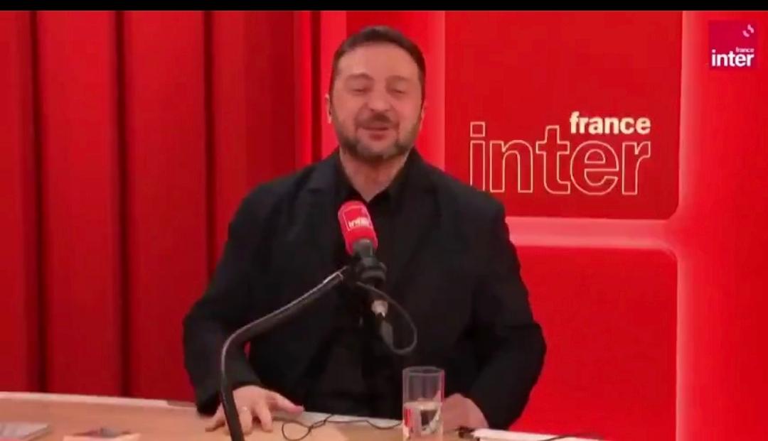 泽连斯基今天（北京时间3月15日）在接受采访时谈到特朗普：“老爹”把我当儿子，却