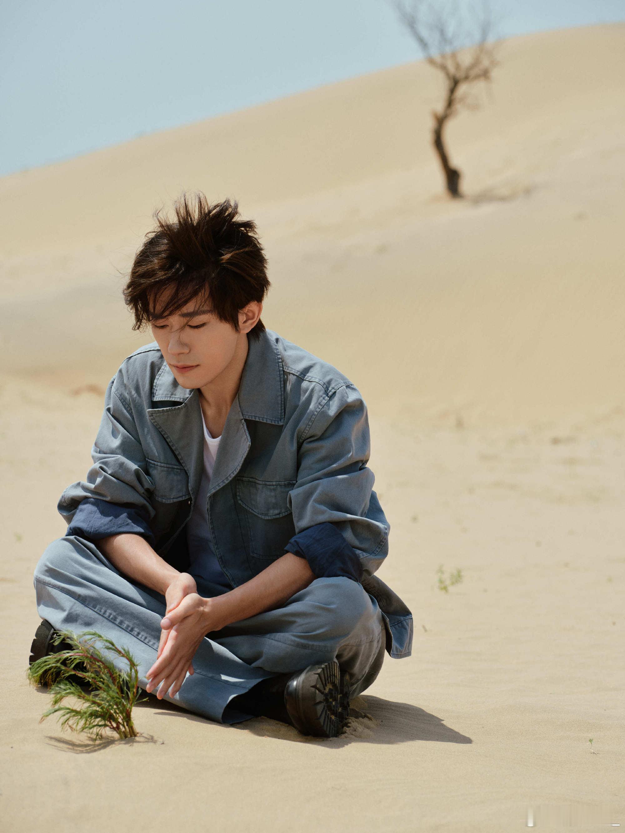 易烊千玺金鸡获奖外网破500万赞易烊千玺也太牛了！金鸡获奖视频海外24小时赞破5