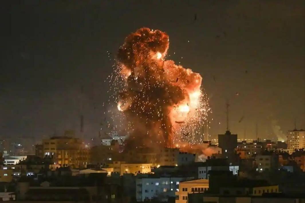 炸！炸！炸！框框一顿炸，伊朗这次是真急眼了，不管不顾直接炸阿塞拜疆了！3月5日，