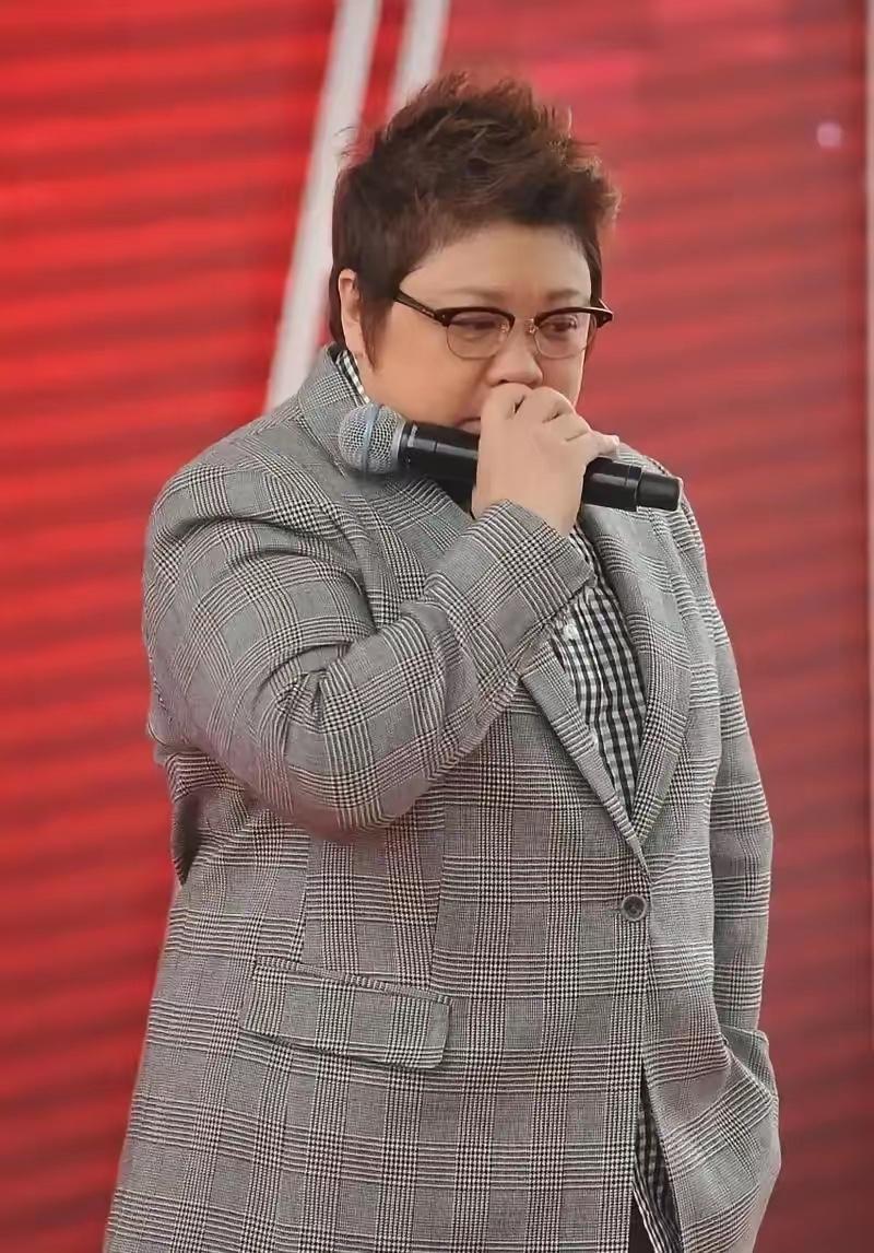 就是觉着靠着很多普通人募捐来的资金，基金会应该到医院查验一下那些确实深陷绝境身患