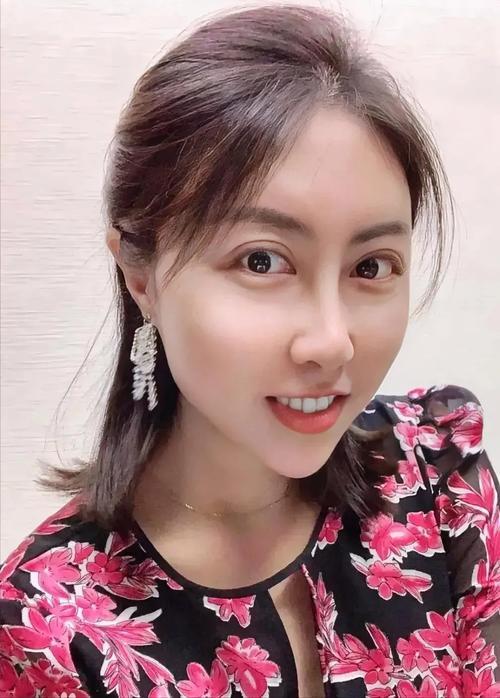 2026年4月，博主“抒情的森林”发帖称，贾浅浅发表于2014年7月《文艺争鸣》