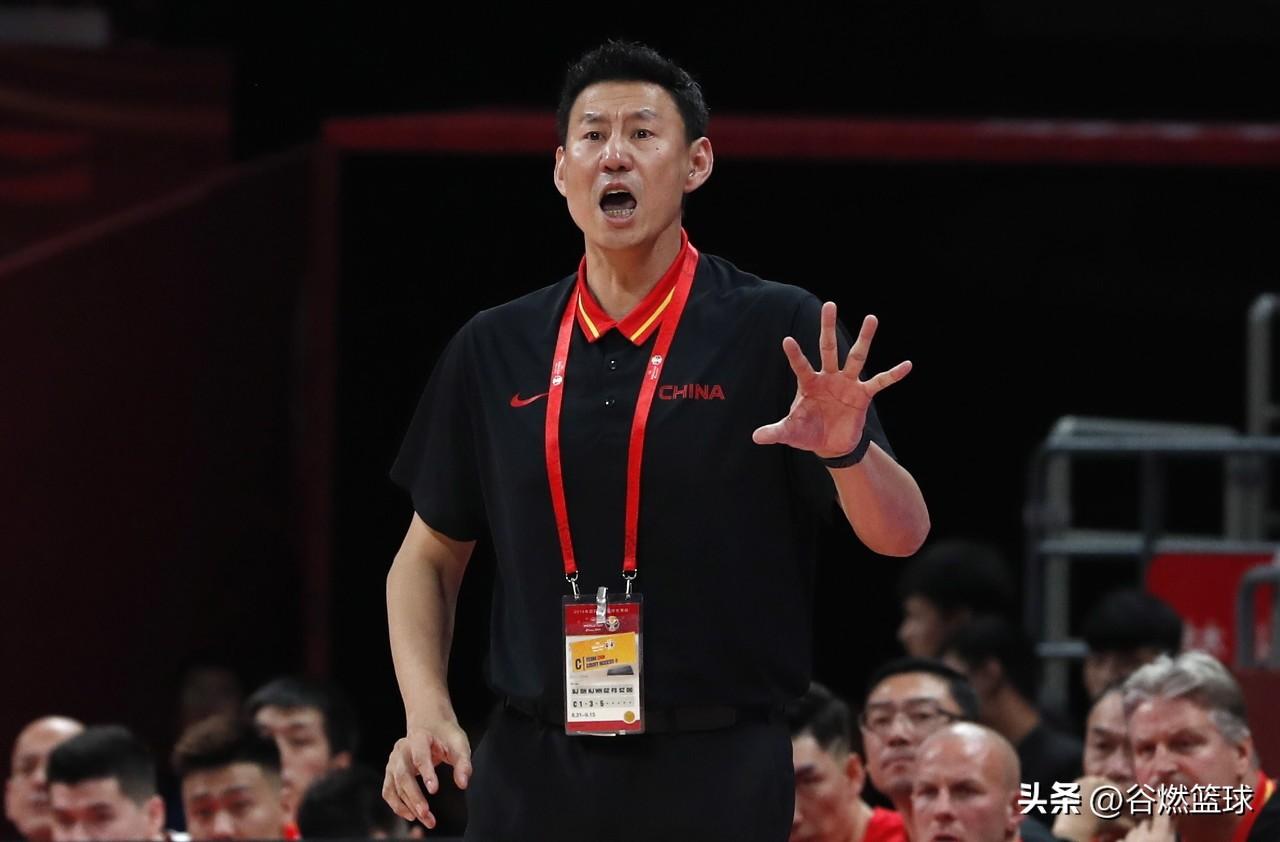 换帅！CBA休赛期第一位下课主帅出炉：北京时间6月22日下午，多个体育网站和篮球