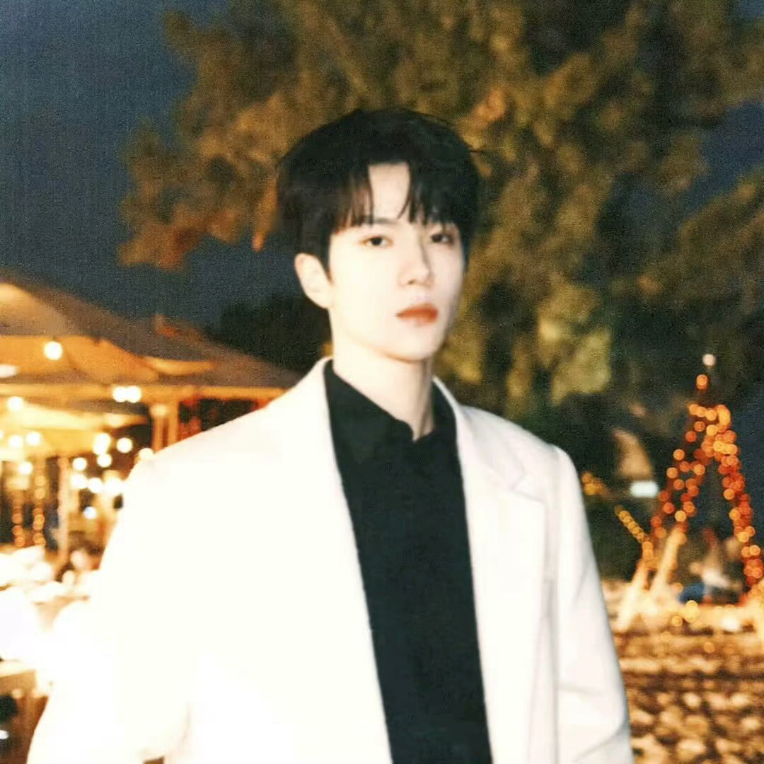 余承恩 yce余承恩天书黎明 yce余承恩顾天 “且视他人之凝目如盏盏鬼火，放心